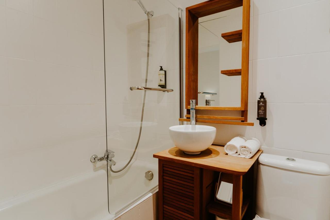 Hotel Le Petit Castel Antibes Zewnętrze zdjęcie
